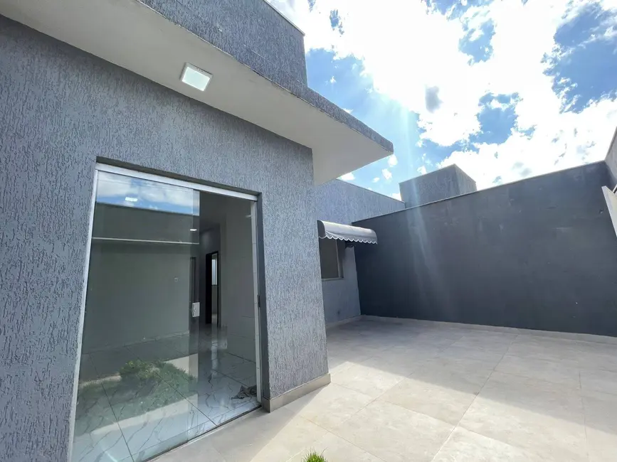 Foto 2 de Casa com 2 quartos à venda, 60m2 em Sao Joaquim De Bicas - MG