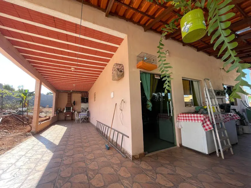 Casa com 3 quartos à venda, 360m2 em Igarape - MG - imagem 2 Foto 2 de Casa com 3 quartos à venda, 360m2 em Igarape - MG