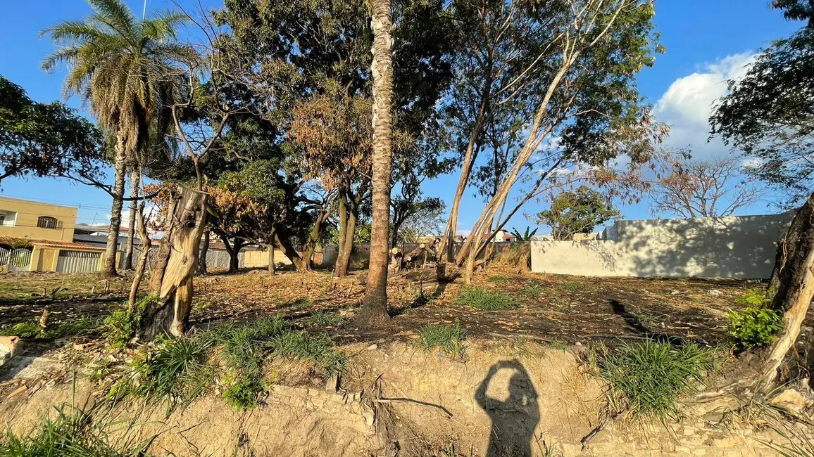 Foto 2 de Terreno / Lote à venda, 245m2 em Jardim Alterosa, Betim - MG