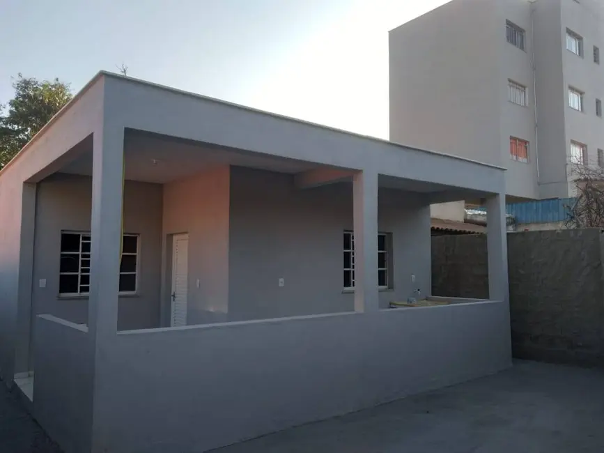 Casa com 2 quartos à venda, 180m2 em Igarape - MG - imagem 1 Foto 1 de Casa com 2 quartos à venda, 180m2 em Igarape - MG