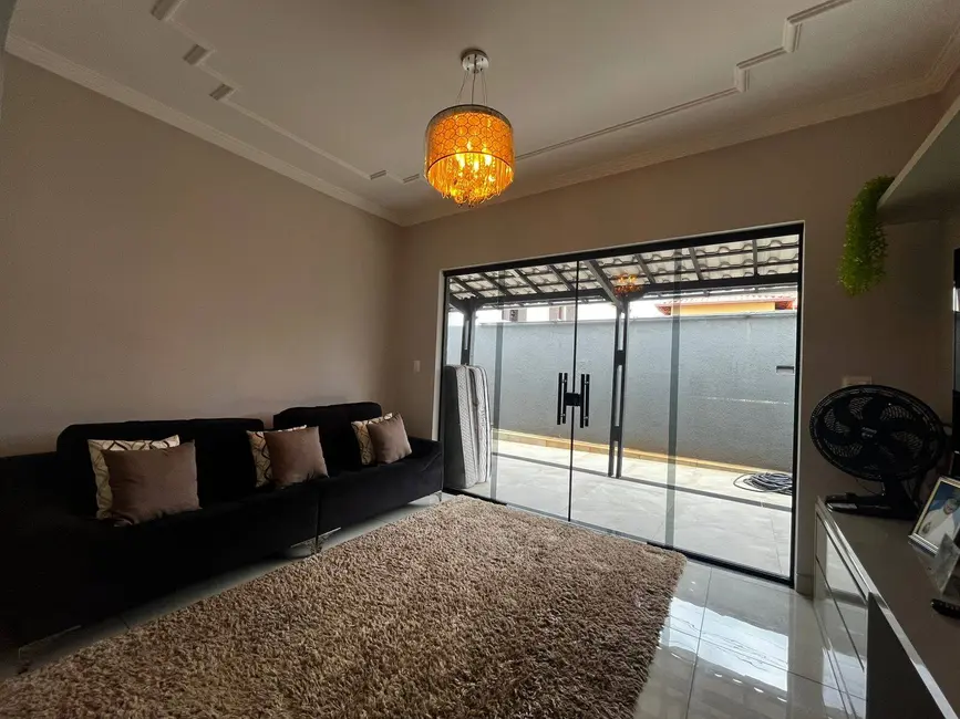 Casa com 3 quartos à venda e para alugar, 280m2 em Centro, Igarape - MG - imagem 8 Foto 8 de Casa com 3 quartos à venda e para alugar, 280m2 em Centro, Igarape - MG