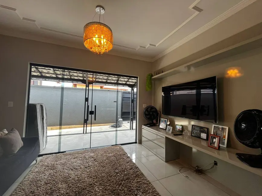 Casa com 3 quartos à venda e para alugar, 280m2 em Centro, Igarape - MG - imagem 7 Foto 7 de Casa com 3 quartos à venda e para alugar, 280m2 em Centro, Igarape - MG