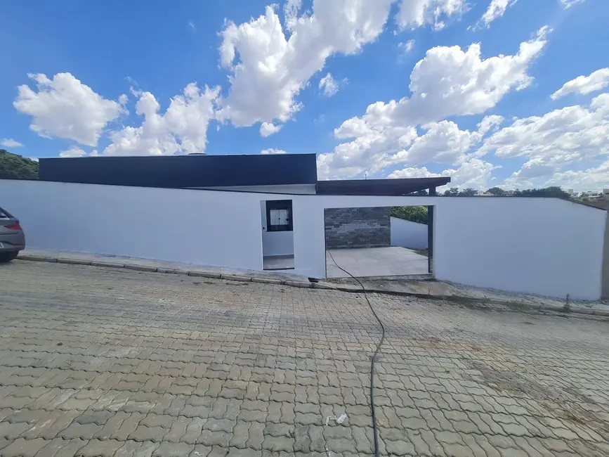 Foto 2 de Casa com 3 quartos à venda, 180m2 em Contagem - MG