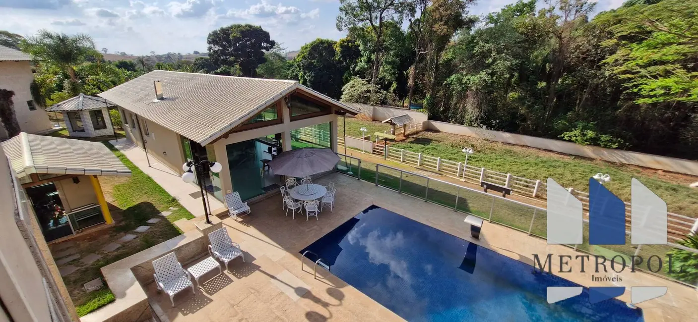Sítio / Rancho com 7 quartos à venda, 5500m2 em Mateus Leme - MG - imagem 3 Foto 3 de Sítio / Rancho com 7 quartos à venda, 5500m2 em Mateus Leme - MG