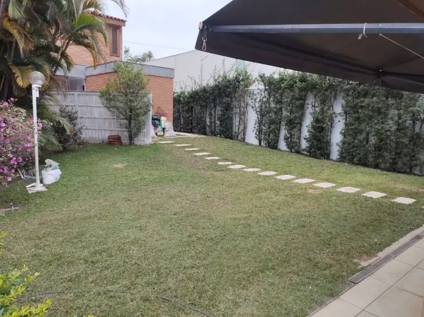 Foto 2 de Casa com 4 quartos à venda, 877m2 em Barueri - SP