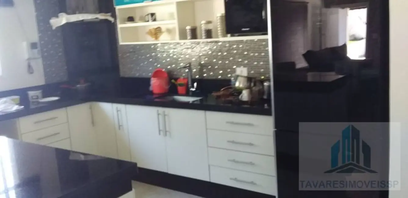 Chácara com 4 quartos à venda, 275m2 em Parque Palmeiras, Suzano - SP - imagem 8 Foto 8 de Chácara com 4 quartos à venda, 275m2 em Parque Palmeiras, Suzano - SP