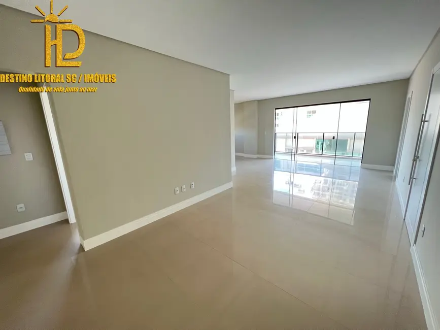 Foto 8 de Apartamento com 3 quartos à venda, 122m2 em Meia Praia, Itapema - SC