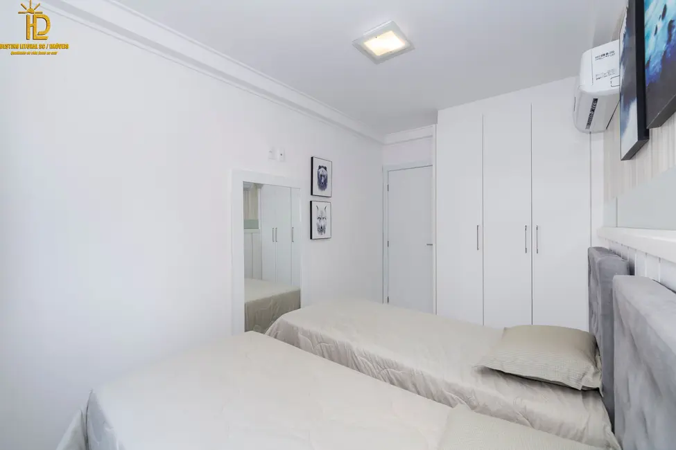 Foto 5 de Apartamento com 2 quartos à venda, 62m2 em Bombinhas - SC