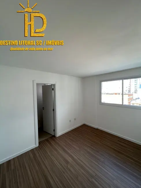 Foto 8 de Apartamento com 3 quartos à venda, 70m2 em Itapema - SC