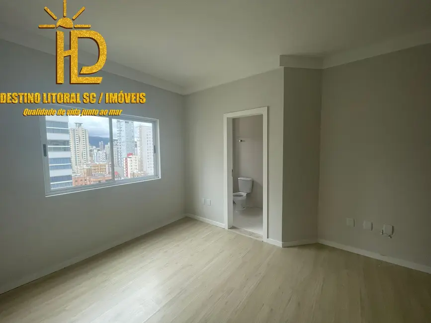 Foto 3 de Apartamento com 4 quartos à venda, 196m2 em Meia Praia, Itapema - SC