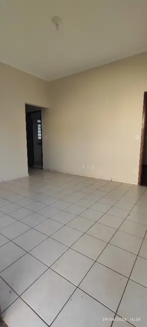 Foto 6 de Casa com 2 quartos para alugar, 109m2 em Jardim Aero Rancho, Campo Grande - MS