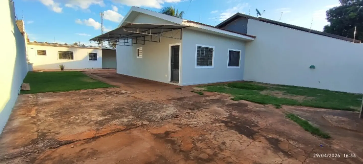 Foto 2 de Casa com 2 quartos para alugar, 109m2 em Jardim Aero Rancho, Campo Grande - MS
