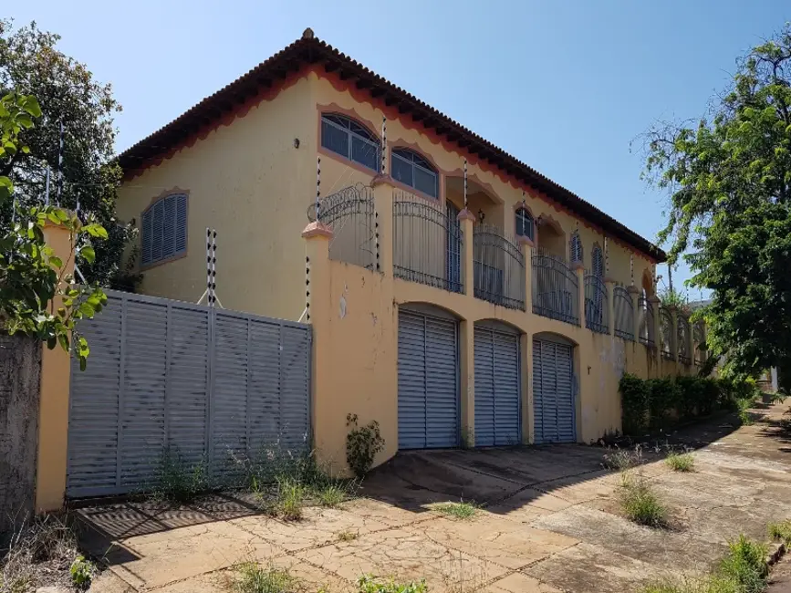 Foto 2 de Casa com 6 quartos à venda, 338m2 em Vila Célia, Campo Grande - MS