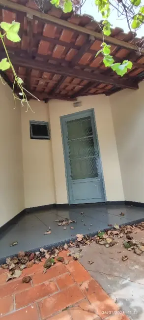 Casa com 2 quartos para alugar, 90m2 em Vila Planalto, Campo Grande - MS - imagem 3 Foto 3 de Casa com 2 quartos para alugar, 90m2 em Vila Planalto, Campo Grande - MS