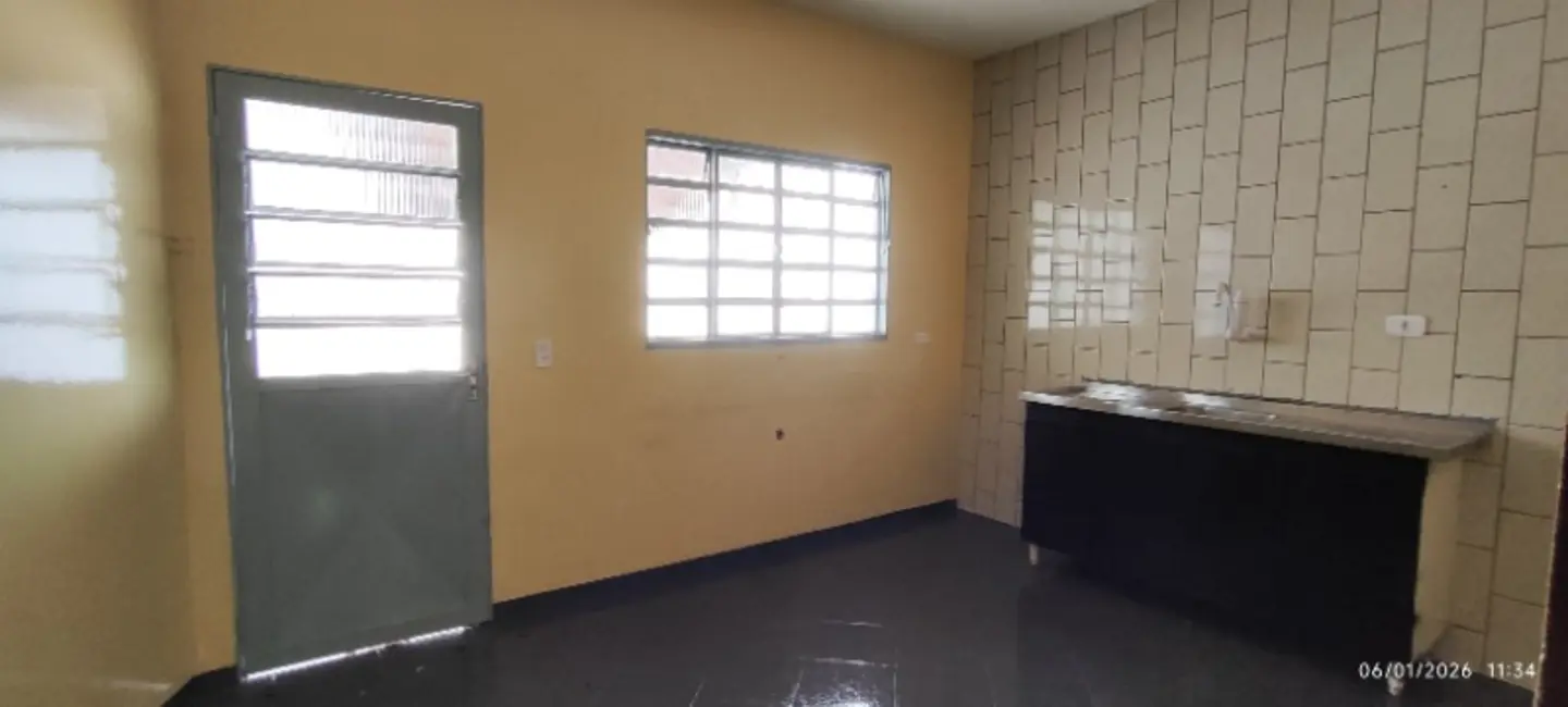 Casa com 2 quartos para alugar, 90m2 em Vila Planalto, Campo Grande - MS - imagem 8 Foto 8 de Casa com 2 quartos para alugar, 90m2 em Vila Planalto, Campo Grande - MS