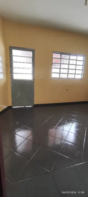 Casa com 2 quartos para alugar, 90m2 em Vila Planalto, Campo Grande - MS - imagem 9 Foto 9 de Casa com 2 quartos para alugar, 90m2 em Vila Planalto, Campo Grande - MS