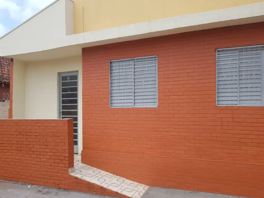 Foto 2 de Casa com 3 quartos para alugar, 120m2 em Cabreúva, Campo Grande - MS