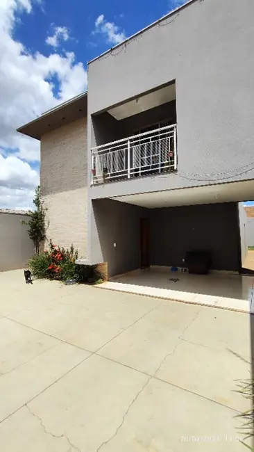 Casa com 3 quartos à venda, 200m2 em Residencial Oliveira III, Campo Grande - MS - imagem 3 Foto 3 de Casa com 3 quartos à venda, 200m2 em Residencial Oliveira III, Campo Grande - MS