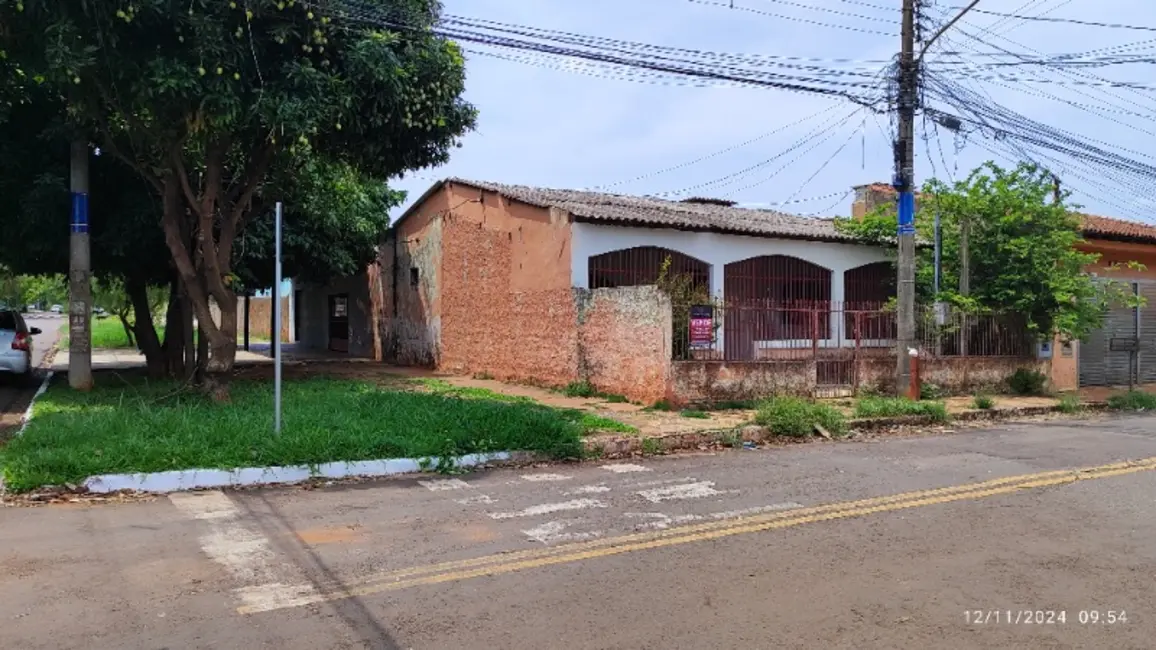 Foto 2 de Casa com 3 quartos à venda, 200m2 em Coophatrabalho, Campo Grande - MS