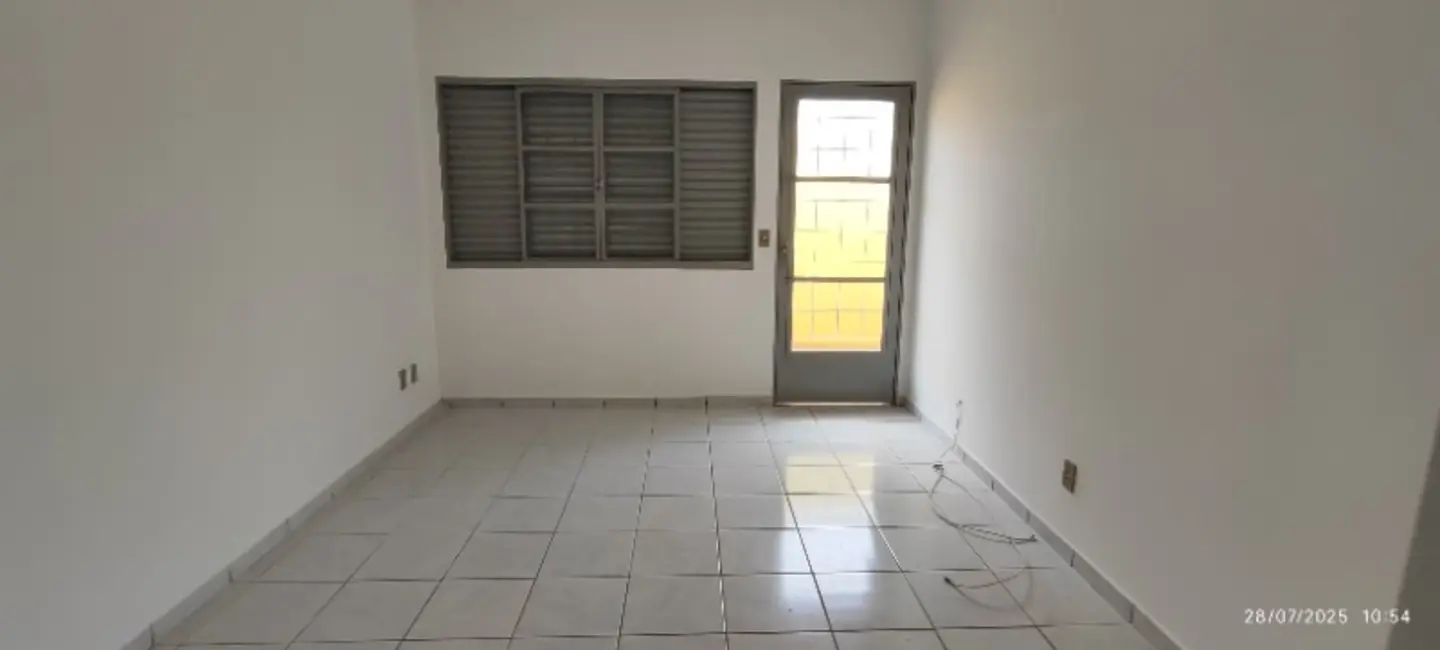 Casa com 2 quartos para alugar, 52m2 em Vila Planalto, Campo Grande - MS - imagem 8 Foto 8 de Casa com 2 quartos para alugar, 52m2 em Vila Planalto, Campo Grande - MS