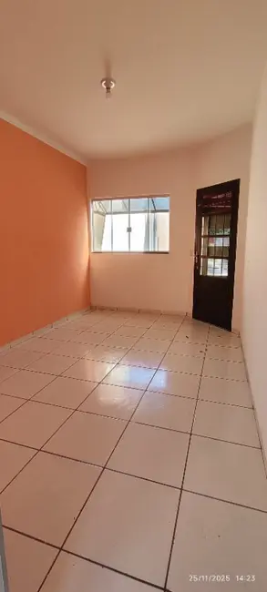 Casa com 2 quartos para alugar, 70m2 em Jardim Tijuca, Campo Grande - MS - imagem 6 Foto 6 de Casa com 2 quartos para alugar, 70m2 em Jardim Tijuca, Campo Grande - MS