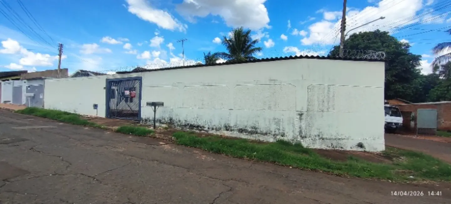 Foto 2 de Casa com 3 quartos para alugar, 180m2 em Núcleo Habitacional Universitárias, Campo Grande - MS