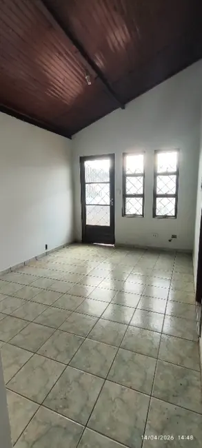 Foto 6 de Casa com 3 quartos para alugar, 180m2 em Núcleo Habitacional Universitárias, Campo Grande - MS