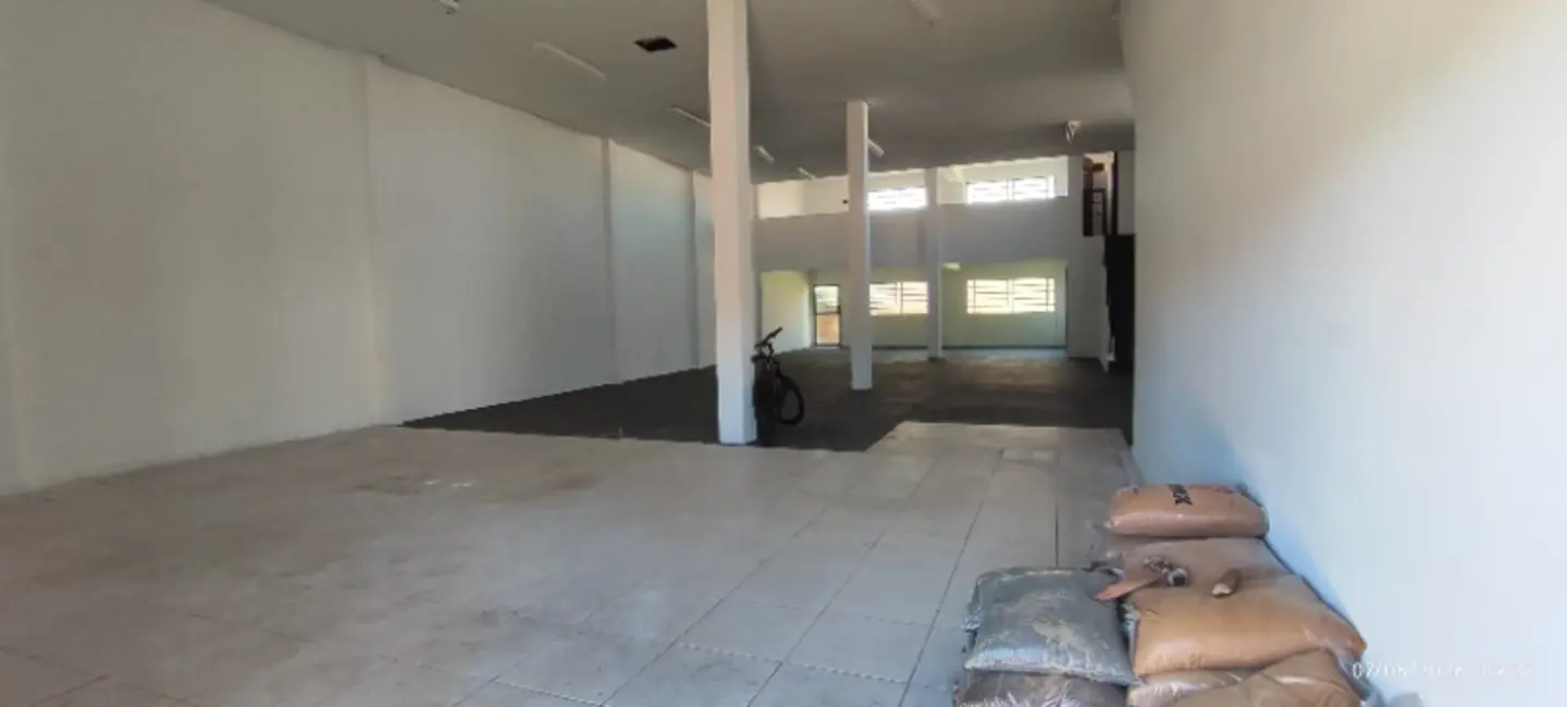 Foto 2 de Sala Comercial para alugar, 220m2 em Vila Rica, Campo Grande - MS