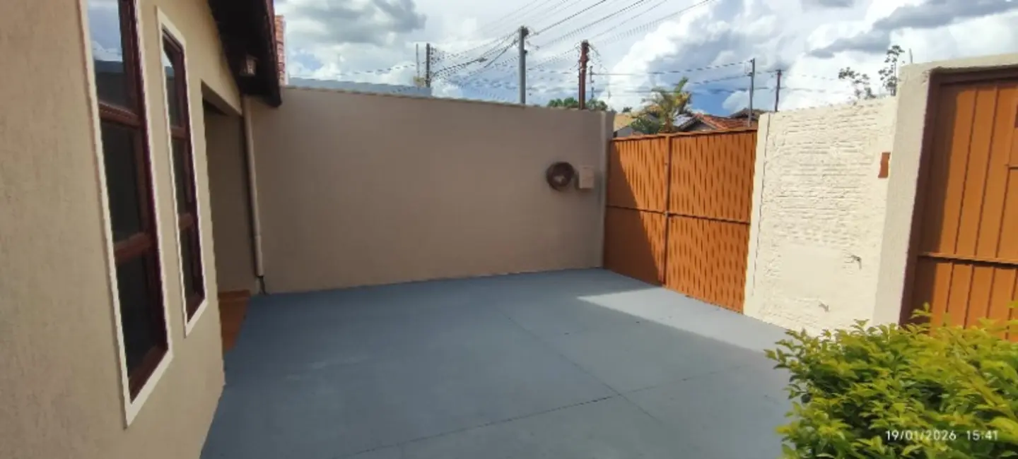 Casa com 2 quartos à venda e para alugar, 100m2 em Campo Grande - MS - imagem 2 Foto 2 de Casa com 2 quartos à venda e para alugar, 100m2 em Campo Grande - MS