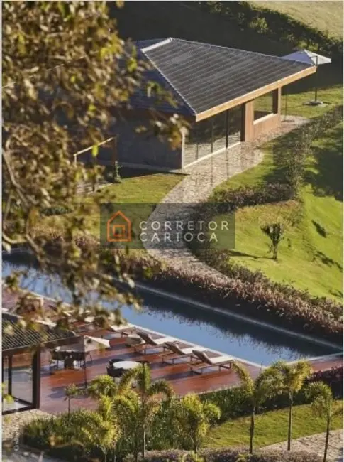 Foto 1 de Terreno / Lote à venda, 253m2 em Teresopolis - RJ