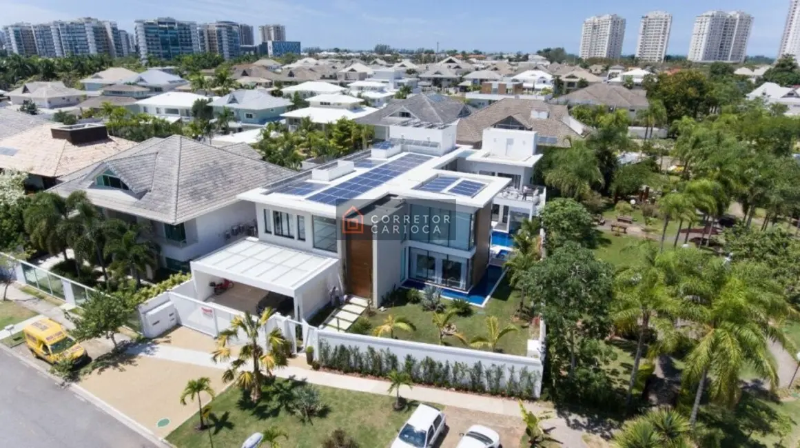 Casa com 5 quartos à venda, 906m2 em Barra da Tijuca, Rio De Janeiro - RJ - imagem 2 Foto 2 de Casa com 5 quartos à venda, 906m2 em Barra da Tijuca, Rio De Janeiro - RJ