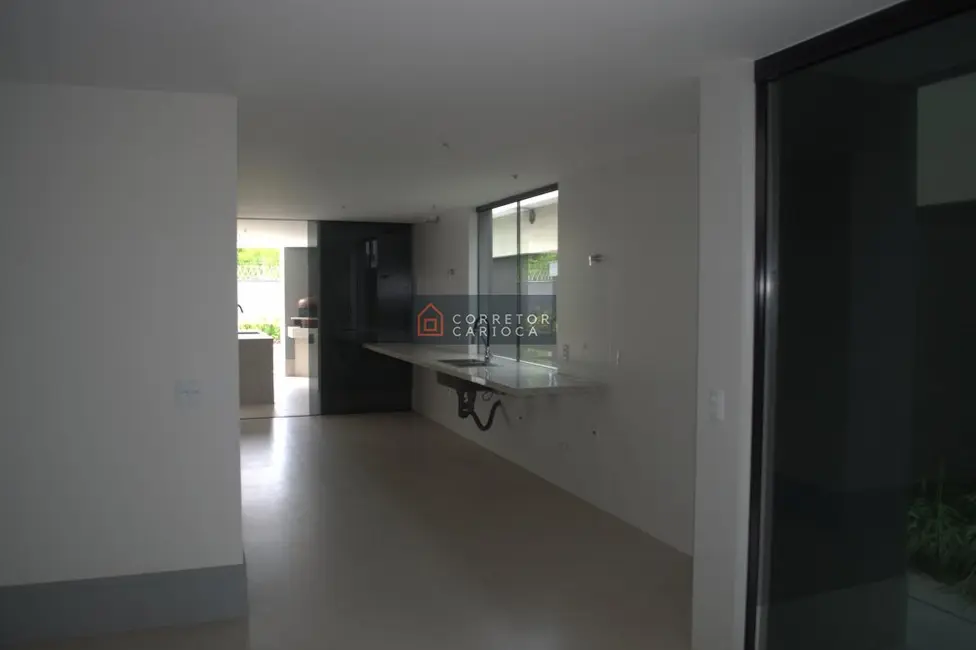 Casa com 4 quartos à venda, 637m2 em Barra da Tijuca, Rio De Janeiro - RJ - imagem 5 Foto 5 de Casa com 4 quartos à venda, 637m2 em Barra da Tijuca, Rio De Janeiro - RJ