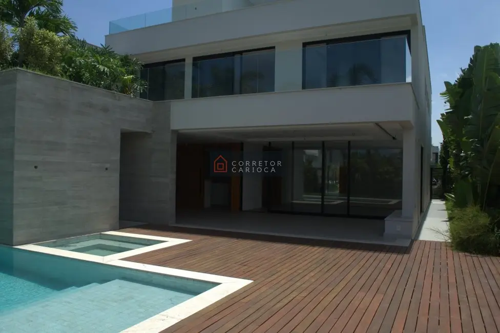 Casa com 5 quartos à venda, 850m2 em Barra da Tijuca, Rio De Janeiro - RJ - imagem 3 Foto 3 de Casa com 5 quartos à venda, 850m2 em Barra da Tijuca, Rio De Janeiro - RJ