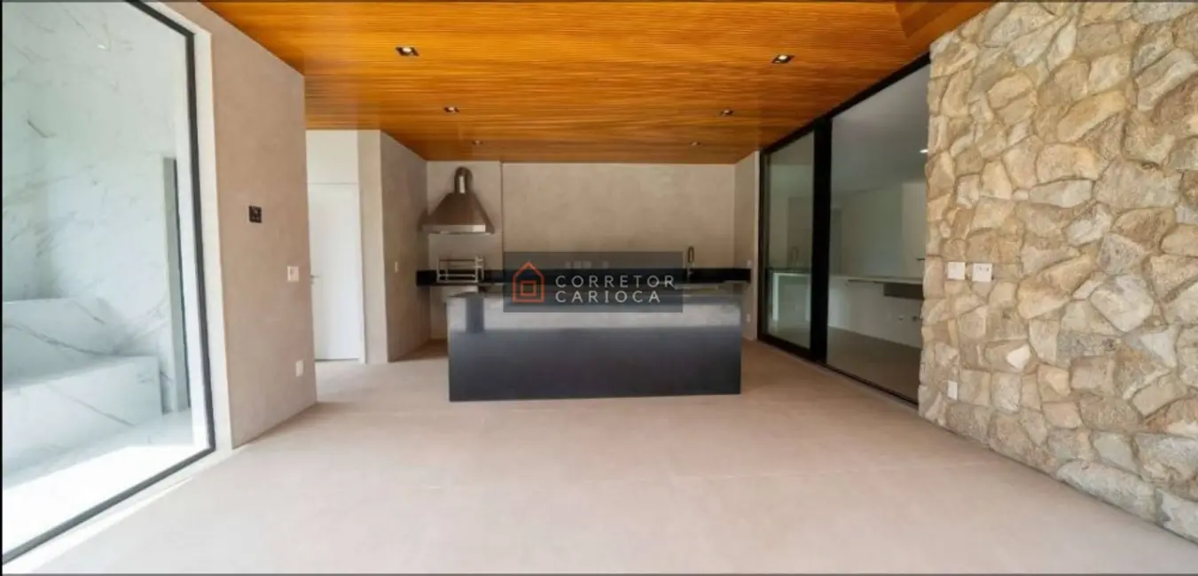 Casa com 5 quartos à venda, 1280m2 em Barra da Tijuca, Rio De Janeiro - RJ - imagem 8 Foto 8 de Casa com 5 quartos à venda, 1280m2 em Barra da Tijuca, Rio De Janeiro - RJ