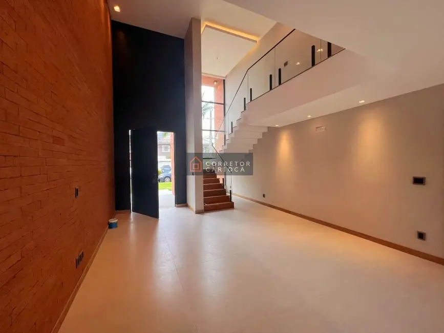 Casa com 5 quartos à venda, 420m2 em Barra da Tijuca, Rio De Janeiro - RJ - imagem 8 Foto 8 de Casa com 5 quartos à venda, 420m2 em Barra da Tijuca, Rio De Janeiro - RJ