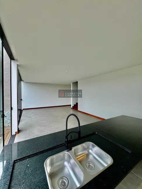 Foto 8 de Casa com 3 quartos à venda, 500m2 em Quitandinha, Petropolis - RJ