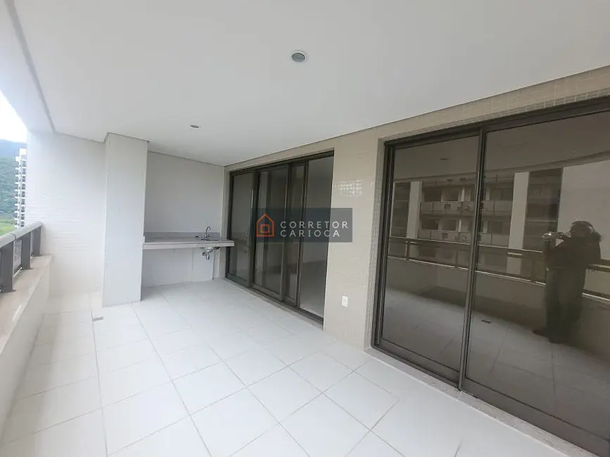 Foto 3 de Apartamento com 4 quartos para alugar, 122m2 em Rio De Janeiro - RJ