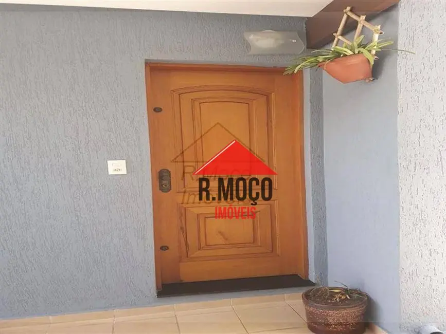 Sobrado com 3 quartos à venda, 270m2 em Jardim Triana, São Paulo - SP - imagem 6 Foto 6 de Sobrado com 3 quartos à venda, 270m2 em Jardim Triana, São Paulo - SP