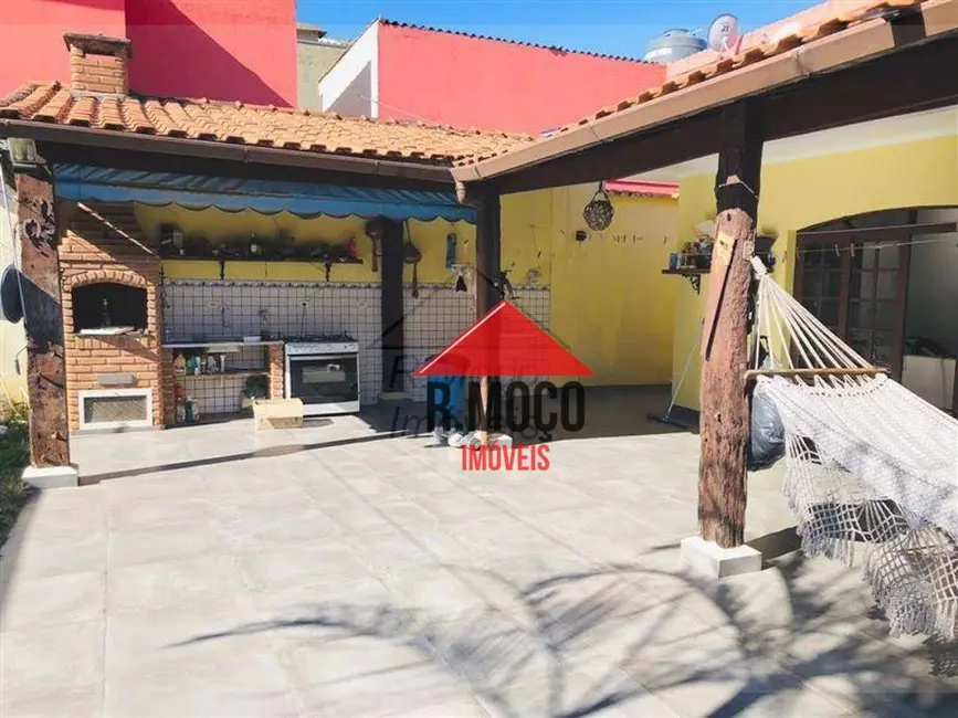 Foto 1 de Casa com 3 quartos à venda e para alugar, 300m2 em Jardim Triana, São Paulo - SP