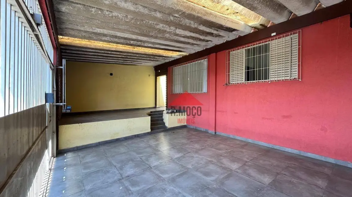 Foto 3 de Casa com 3 quartos à venda e para alugar, 300m2 em Jardim Triana, São Paulo - SP