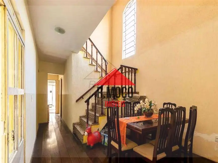 Sobrado com 4 quartos à venda, 300m2 em Jardim Triana, São Paulo - SP - imagem 6 Foto 6 de Sobrado com 4 quartos à venda, 300m2 em Jardim Triana, São Paulo - SP