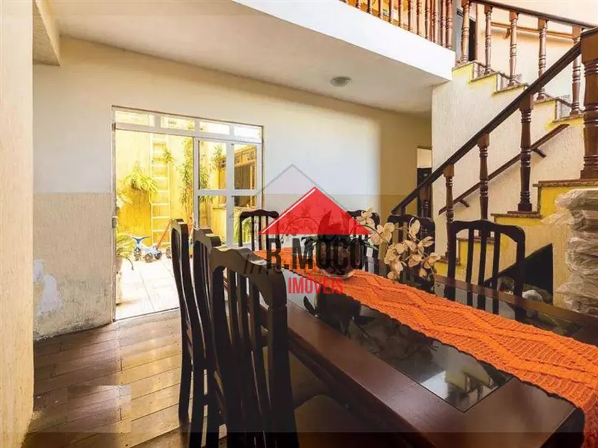 Sobrado com 4 quartos à venda, 300m2 em Jardim Triana, São Paulo - SP - imagem 8 Foto 8 de Sobrado com 4 quartos à venda, 300m2 em Jardim Triana, São Paulo - SP