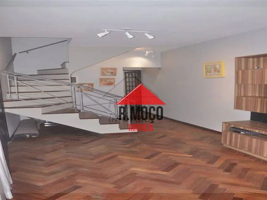 Sobrado com 3 quartos à venda, 148m2 em Artur Alvim, São Paulo - SP - imagem 8 Foto 8 de Sobrado com 3 quartos à venda, 148m2 em Artur Alvim, São Paulo - SP