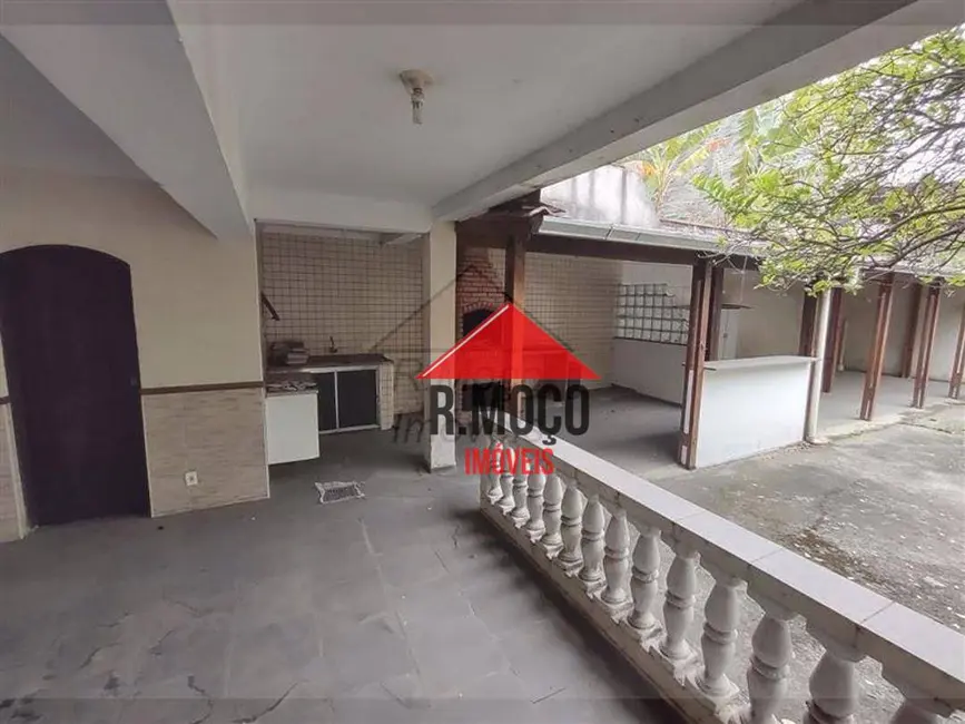 Sobrado com 3 quartos à venda, 277m2 em Jardim Triana, São Paulo - SP - imagem 9 Foto 9 de Sobrado com 3 quartos à venda, 277m2 em Jardim Triana, São Paulo - SP