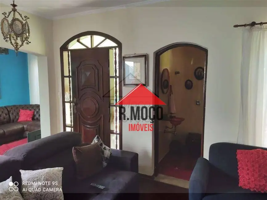 Sobrado com 3 quartos à venda, 300m2 em Jardim Triana, São Paulo - SP - imagem 5 Foto 5 de Sobrado com 3 quartos à venda, 300m2 em Jardim Triana, São Paulo - SP