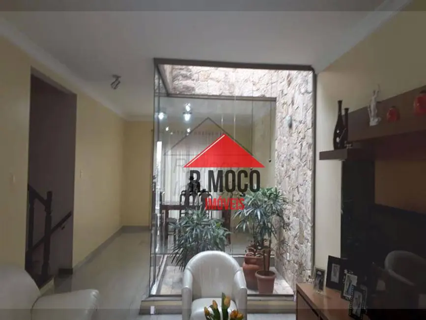 Sobrado com 3 quartos à venda, 320m2 em Cidade Patriarca, São Paulo - SP - imagem 2 Foto 2 de Sobrado com 3 quartos à venda, 320m2 em Cidade Patriarca, São Paulo - SP