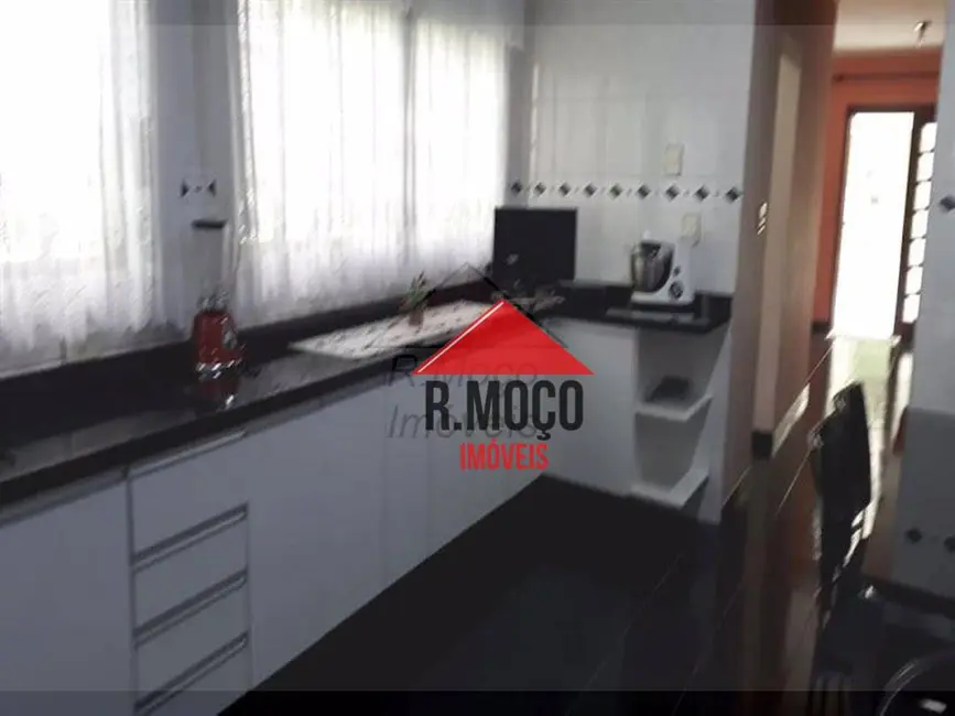 Sobrado com 3 quartos à venda, 320m2 em Cidade Patriarca, São Paulo - SP - imagem 6 Foto 6 de Sobrado com 3 quartos à venda, 320m2 em Cidade Patriarca, São Paulo - SP