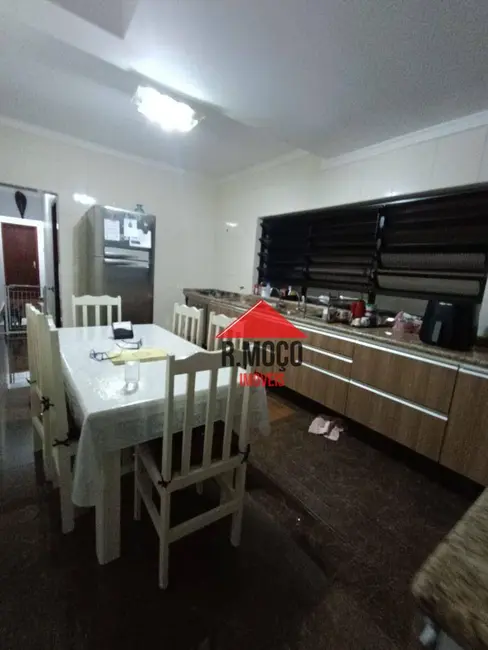 Sobrado com 3 quartos à venda, 216m2 em Cidade Patriarca, São Paulo - SP - imagem 8 Foto 8 de Sobrado com 3 quartos à venda, 216m2 em Cidade Patriarca, São Paulo - SP
