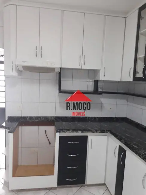Sobrado com 3 quartos à venda, 168m2 em Jardim Triana, São Paulo - SP - imagem 4 Foto 4 de Sobrado com 3 quartos à venda, 168m2 em Jardim Triana, São Paulo - SP