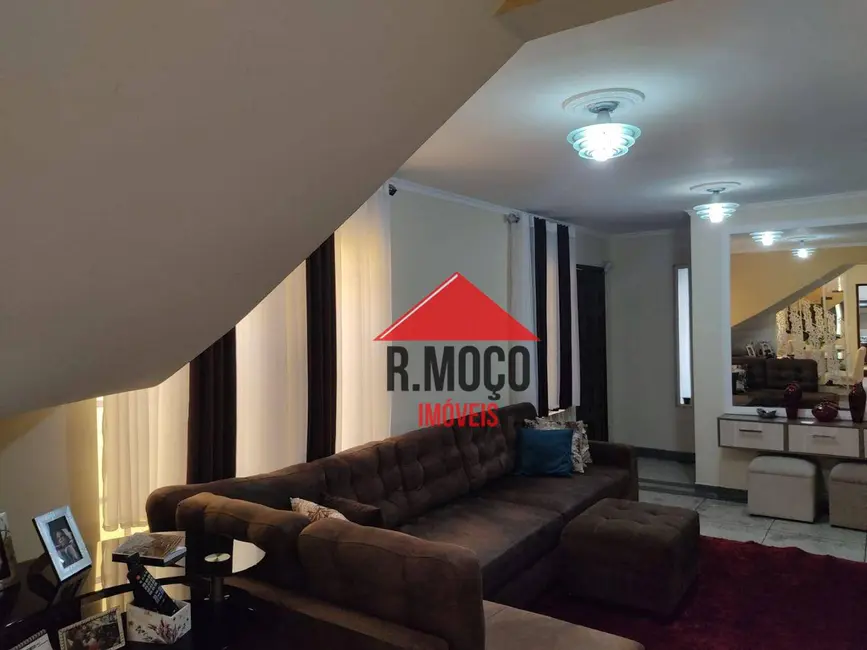 Sobrado com 5 quartos à venda, 150m2 em Cidade Patriarca, São Paulo - SP - imagem 3 Foto 3 de Sobrado com 5 quartos à venda, 150m2 em Cidade Patriarca, São Paulo - SP